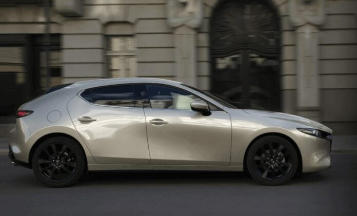 Mazda 3 liftback in Platinum Quartz color