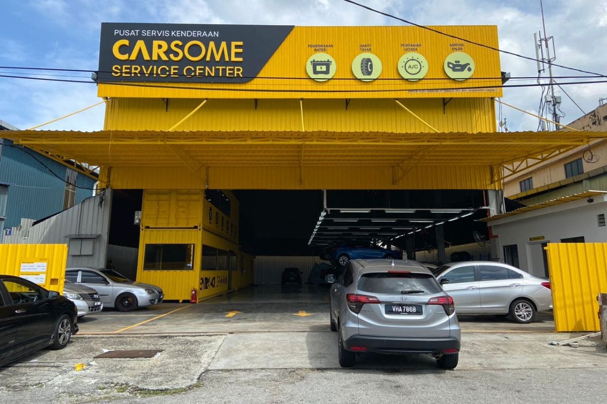Replace your brake pads at CARSOME Service Center