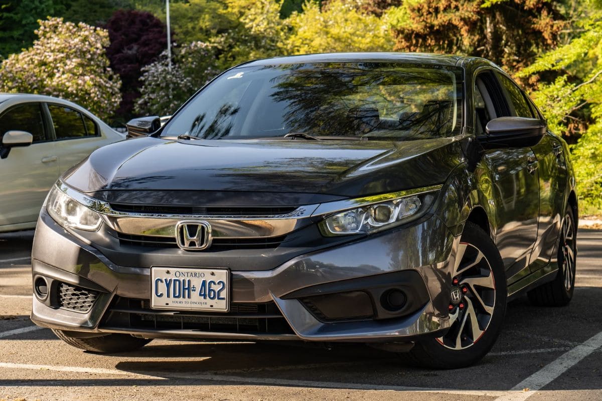 How to prolong car wiper blade's lifespan